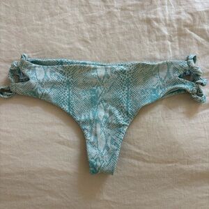 Tori Praver Swimwear Bikini Bottoms in Snake Azul